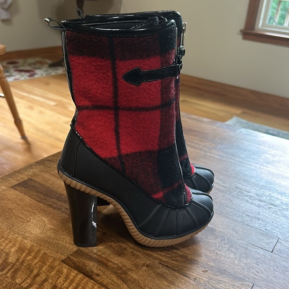 michael kors KORS red Tartan Duck Boot Heels size 6 - Picture 3 of 8